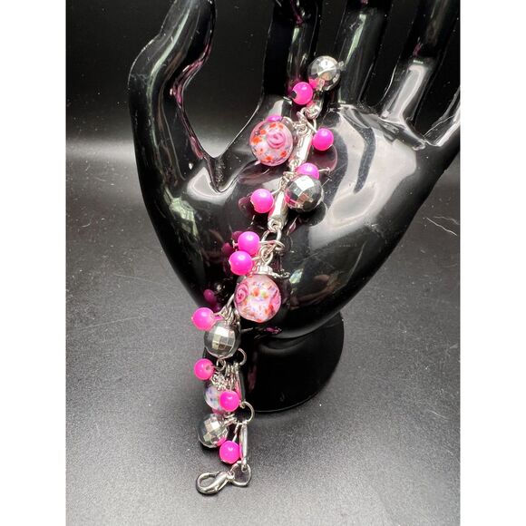 Bright Pink Beaded Bracelet - Picture 5 of 6